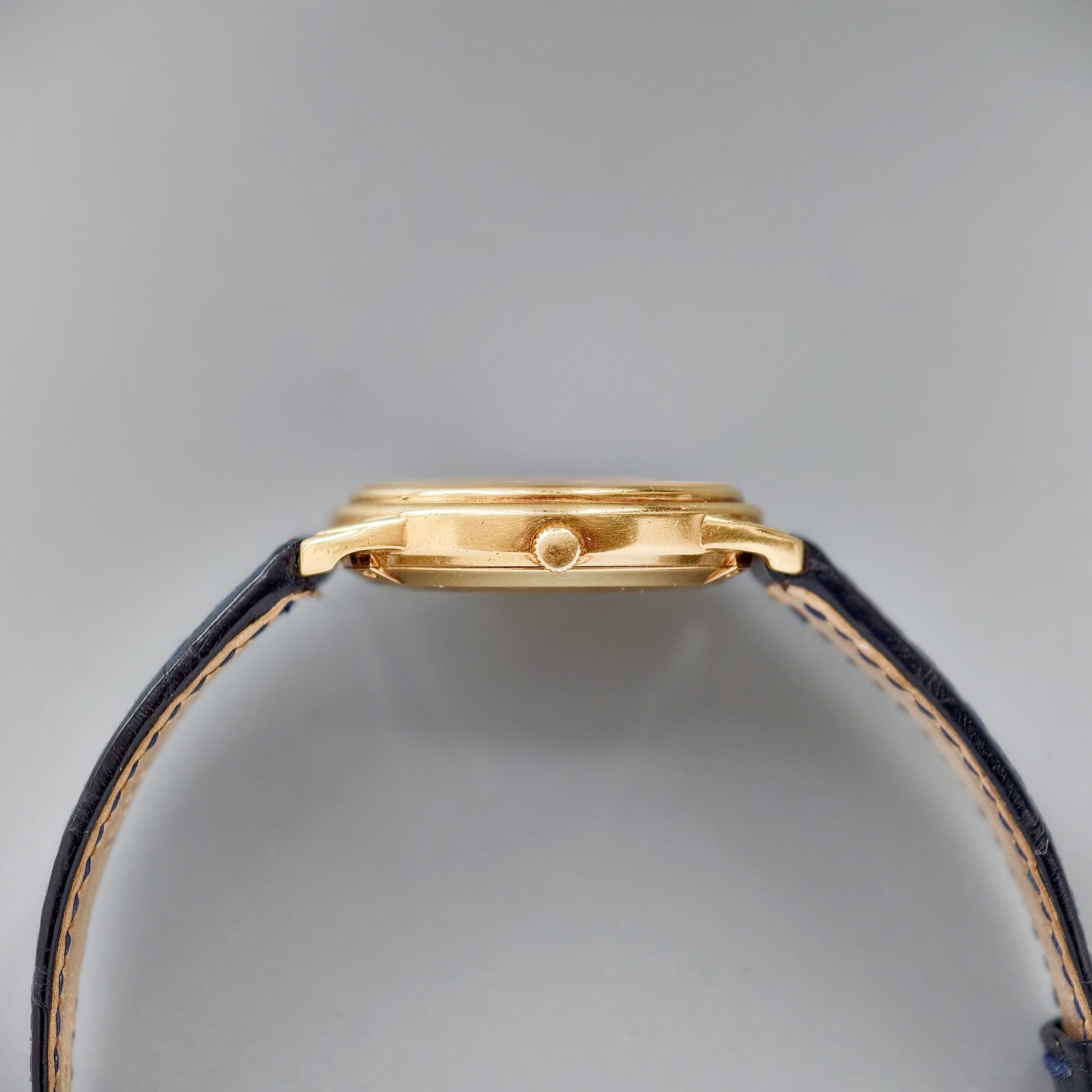 piaget gouverneur ref.15959 18k yellow gold automatic triple calendar watch, guilloché roman dial piaget gouverneur ref.15959 18k yellow gold automatic triple calendar watch, guilloché roman dial